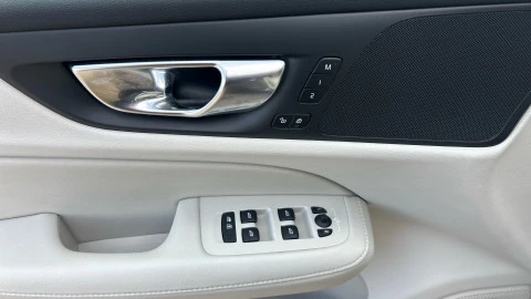 Volvo V60 2.0 B4 (G) Plus Dark Auto