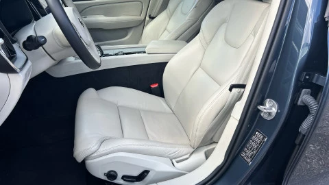 Volvo V60 2.0 B4 (G) Plus Dark Auto