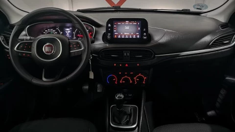 Fiat Tipo Sedan 1.3 Multijet 70kW (95CV) Mirror