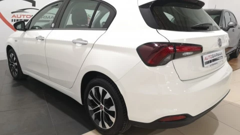 Fiat Tipo Sedan 1.3 Multijet 70kW (95CV) Mirror
