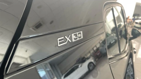Volvo EX30 Single Motor Extended Range Plus Auto 200 kW (272 CV)