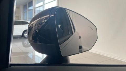 Volvo EX30 Single Motor Extended Range Plus Auto 200 kW (272 CV)