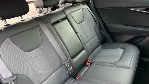 Kia Niro 1.6 GDi HEV 95kW (129CV) Drive