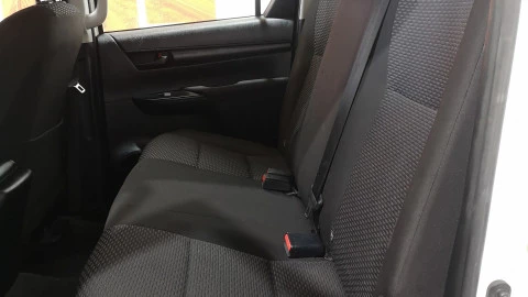 Toyota Hilux 2.4 D4D Cabina Doble GX