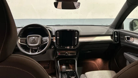 Volvo XC40 2.0 B3 G Plus Dark Auto