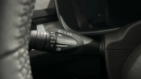 Volvo XC40 2.0 B3 G Plus Dark Auto