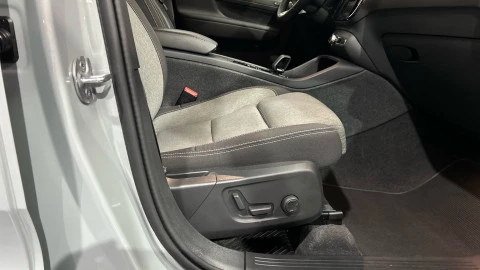 Volvo XC40 2.0 B3 G Plus Dark Auto