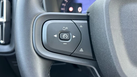 Volvo XC40 2.0 B3 G Essential Auto