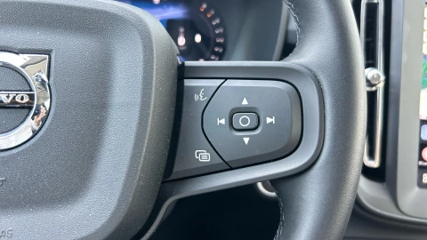Volvo XC40 2.0 B3 G Essential Auto