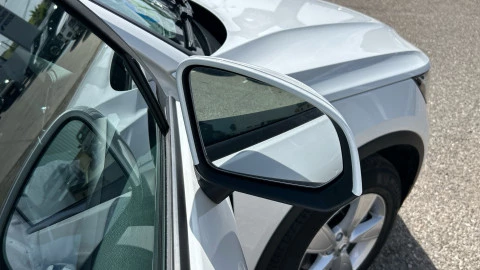 Volvo XC40 2.0 B3 G Essential Auto