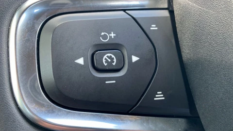 Volvo XC40 2.0 B3 G Core Auto