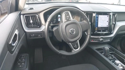 Volvo XC60 2.0 B5 D AWD Momentum Auto