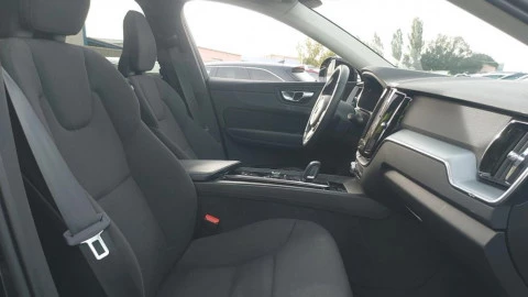 Volvo XC60 2.0 B5 D AWD Momentum Auto