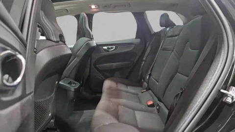 Volvo XC60 2.0 B5 D AWD Momentum Auto