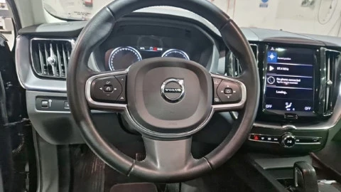 Volvo XC60 2.0 B5 D AWD Momentum Auto