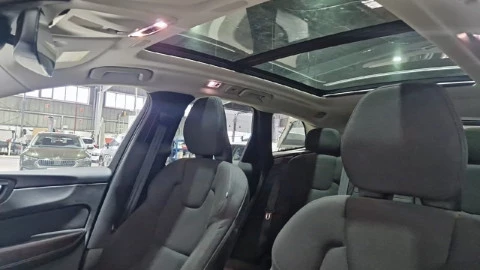 Volvo XC60 2.0 B5 D AWD Momentum Auto