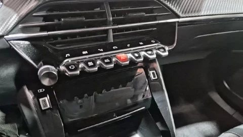 Peugeot 2008 Allure Pack Puretech 100 S&S BVM6