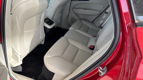 Volvo XC60 2.0 B5 G MHEV Ultra Dark Auto AWD