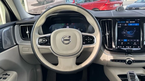 Volvo XC60 2.0 B5 G MHEV Ultra Dark Auto AWD