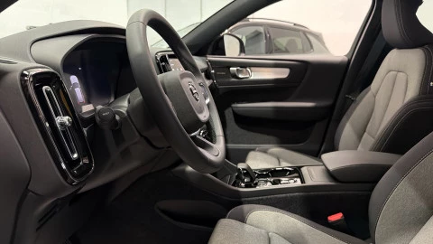 Volvo XC40 B3 G Plus Dark Auto 120 kW (163 CV)