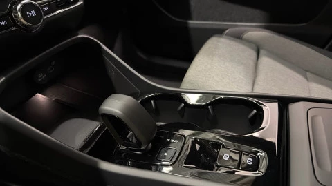 Volvo XC40 B3 G Plus Dark Auto 120 kW (163 CV)