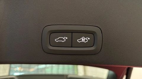 Volvo XC40 B3 G Plus Dark Auto 120 kW (163 CV)