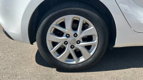 Kia Carens 1.6 GDi 99kW (135CV) Concept