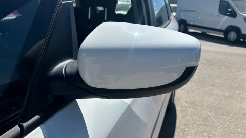 Kia Carens 1.6 GDi 99kW (135CV) Concept