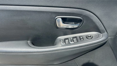 Kia Carens 1.6 GDi 99kW (135CV) Concept