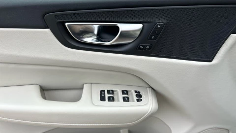 Volvo XC60 2.0 T6 AWD Recharge Plus Bright Auto