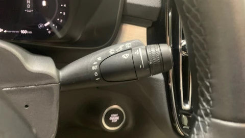 Volvo XC40 2.0 B3 G Core Auto