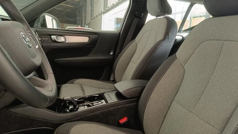 Volvo XC40 2.0 B3 G Plus Dark Auto