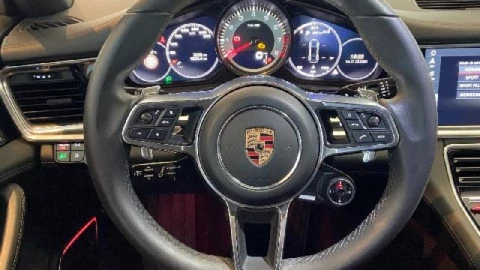 Porsche Panamera 4S