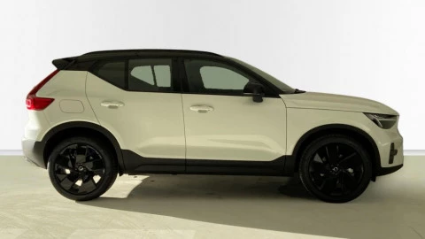 Volvo XC40 2.0 B3 G Black Edition Plus Auto