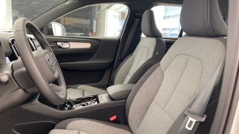 Volvo XC40 2.0 B3 G Black Edition Plus Auto