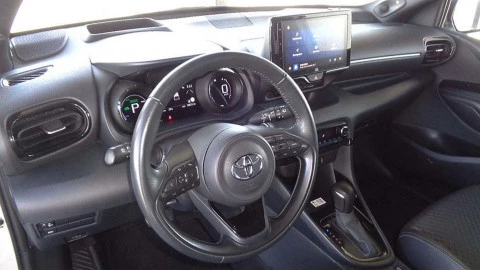 Toyota Yaris  120H 1.5 Business Plus