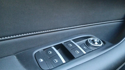 EBRO S400 1.5 DHE HEV Excellence CVT