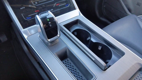 EBRO S400 1.5 DHE HEV Excellence CVT