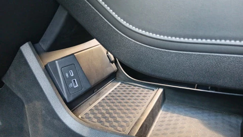 EBRO S400 1.5 DHE HEV Excellence CVT