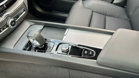 Volvo XC60 T6 Recharge Plus Dark AWD Auto 257 kW (350 CV)