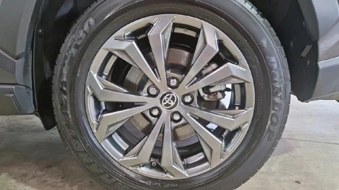 Toyota Rav4 2.5l 220H Advance