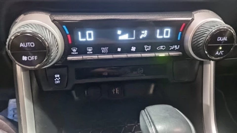 Toyota Rav4 2.5l 220H Advance