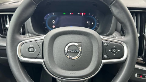 Volvo XC60 2.0 B5 G AWD Core Auto