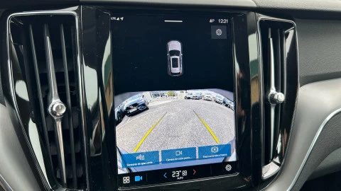 Volvo XC60 2.0 B5 G AWD Core Auto