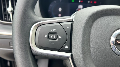 Volvo XC60 2.0 B5 G AWD Core Auto