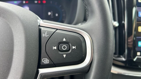 Volvo XC60 2.0 B5 G AWD Core Auto