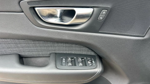 Volvo XC60 2.0 B5 G AWD Core Auto