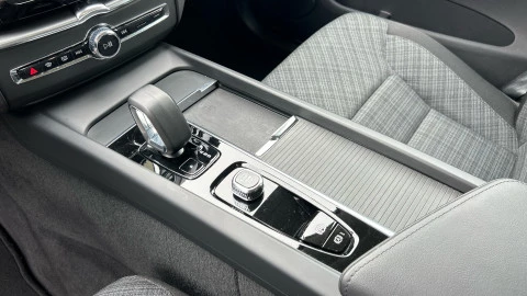 Volvo XC60 2.0 B5 G AWD Core Auto