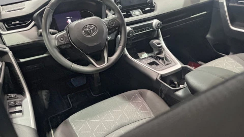 Toyota Rav4 2.5l 220H Advance