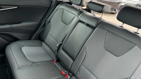 Kia Niro 1.6 GDi HEV 95kW (129CV) Drive